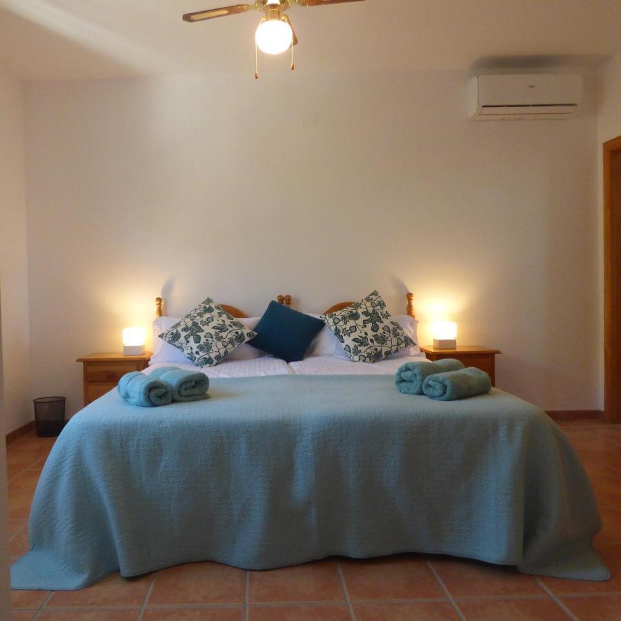 Villa Cortijo Rocas Altas Iznájar Esterno foto